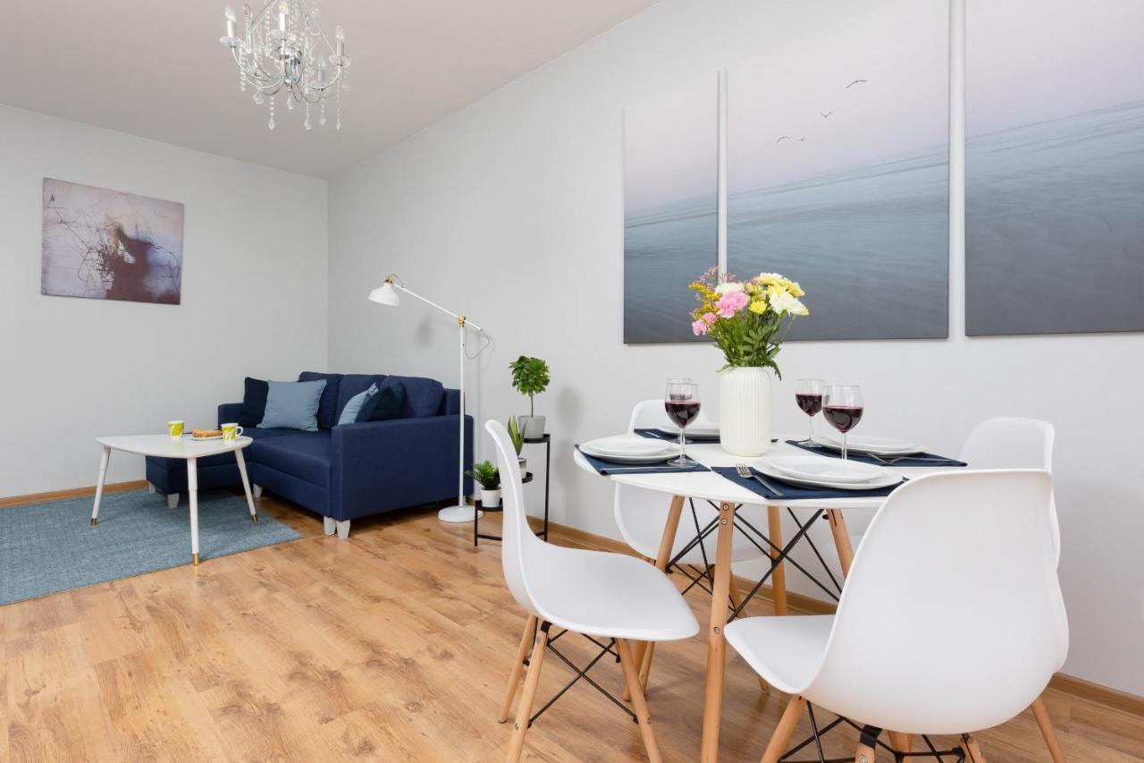 Butas Bemowo With Balcony By Renters *
