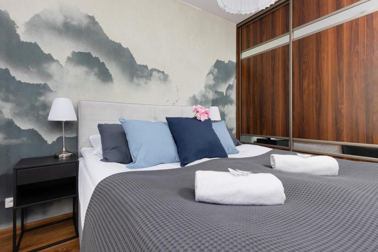 Bemowo With Balcony By Renters Butas *